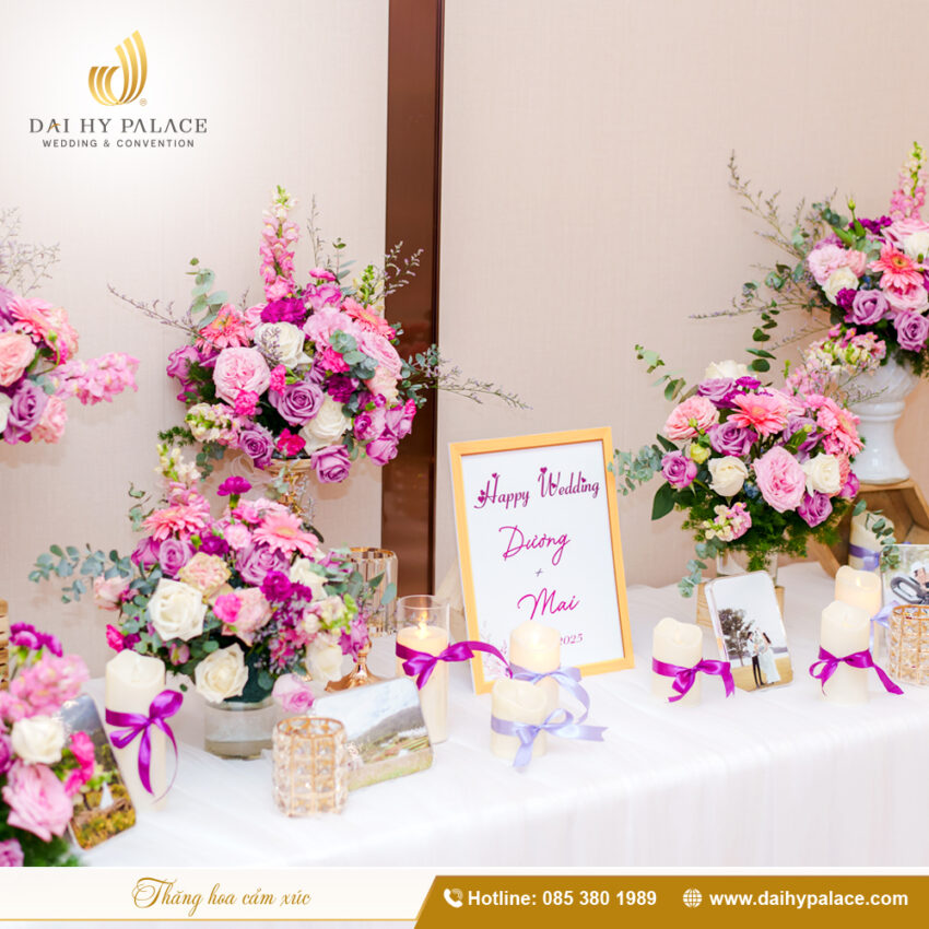 Bàn Gallery Được Bố Trí Đẹp Mắt