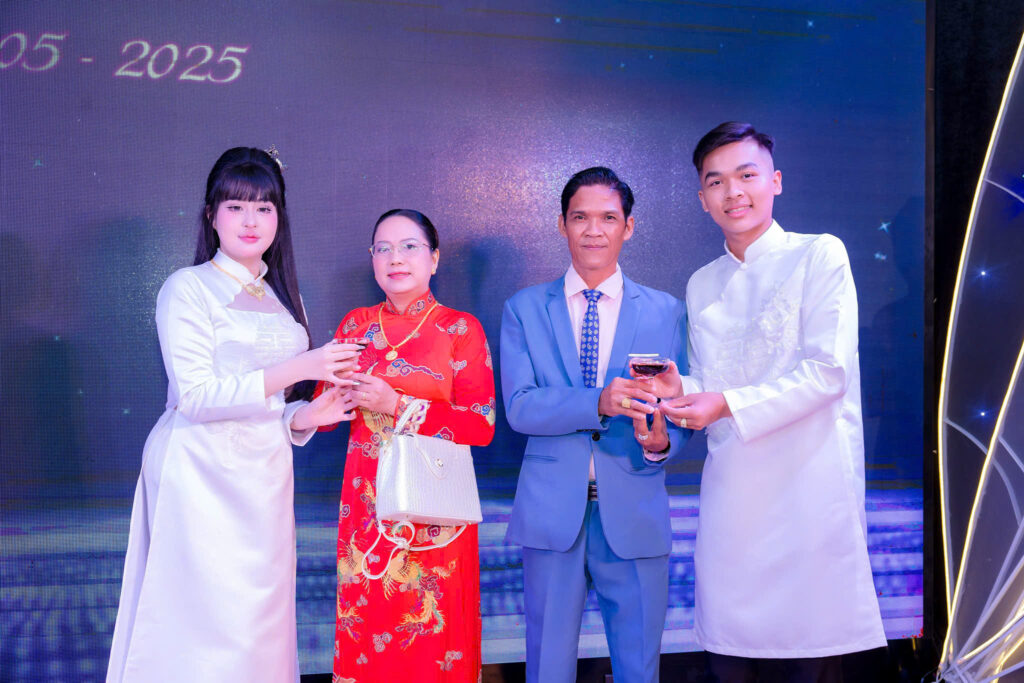 Mỗi Nghi Thức Tri Ân Đều Được Thiết Kế Riêng, Chỉn Chu Và Cảm Xúc