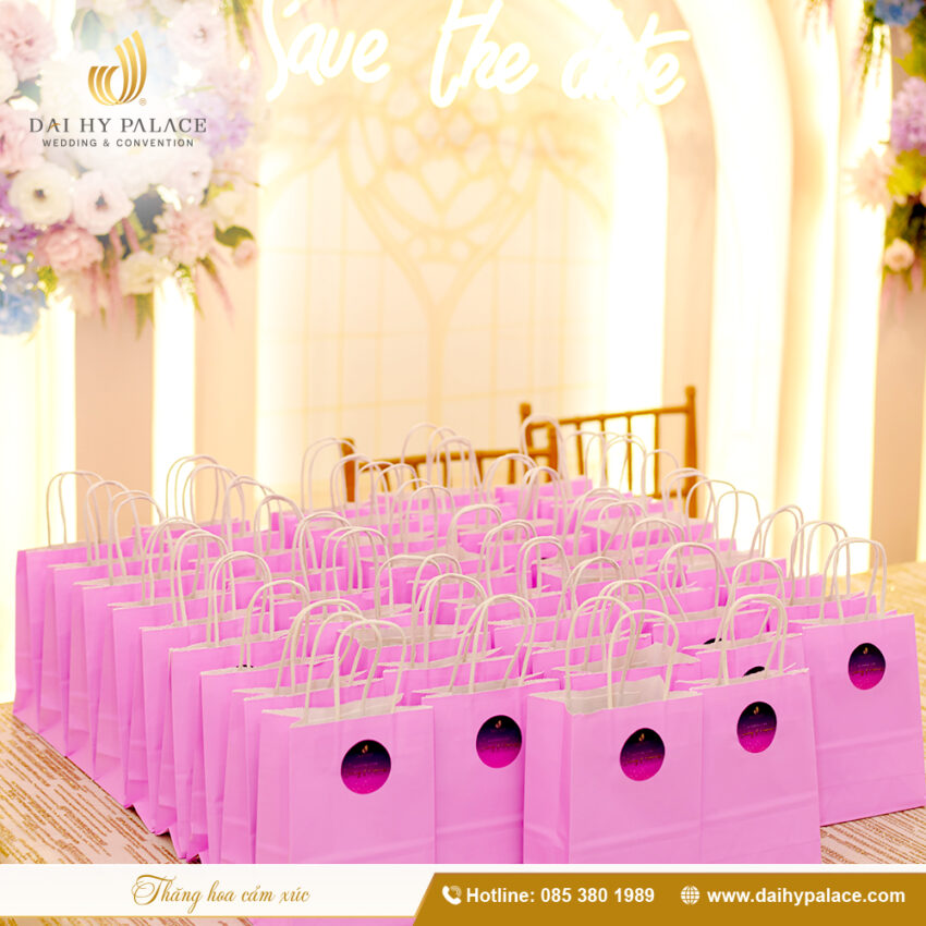             Nhận Hàng Trăm Voucher Và Quà Tặng Trị Giá Lên Đến 20 Triệu Đồng