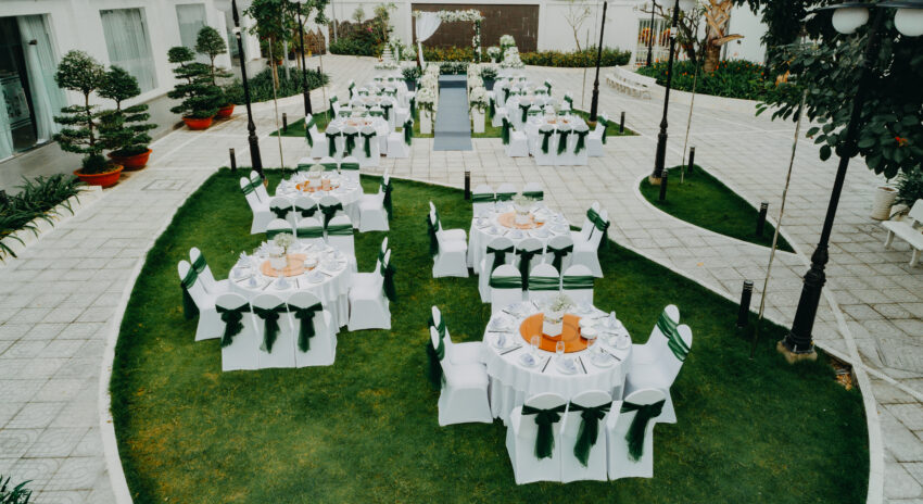 Cưới Ngoài Trời Mang Đến Nhiều Cảm Xúc Hơn