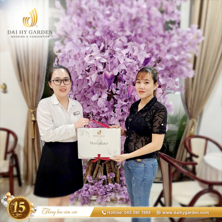          Nhận Nhiều Quà Tặng Và Voucher Hấp Dẫn Khi Khách Hàng Đặt Tiệc Cưới Tại Đại Hỷ Garden